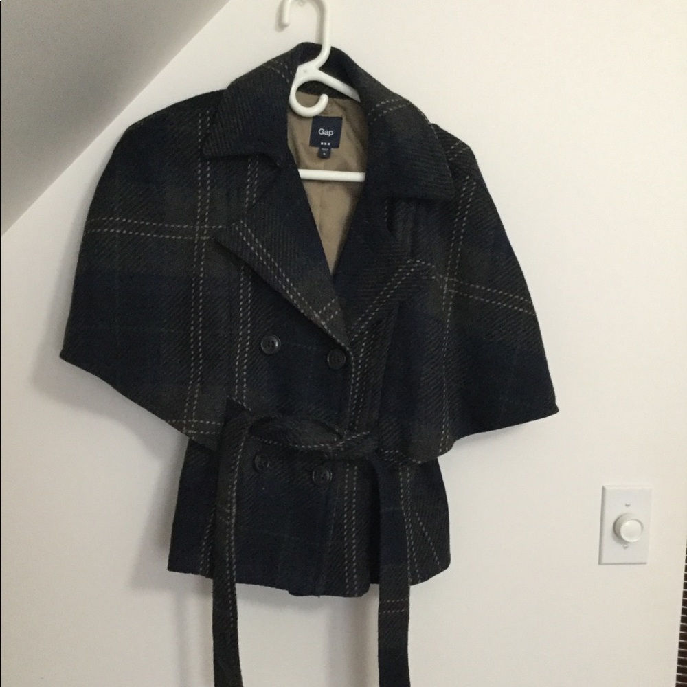 Gap wool caplet.